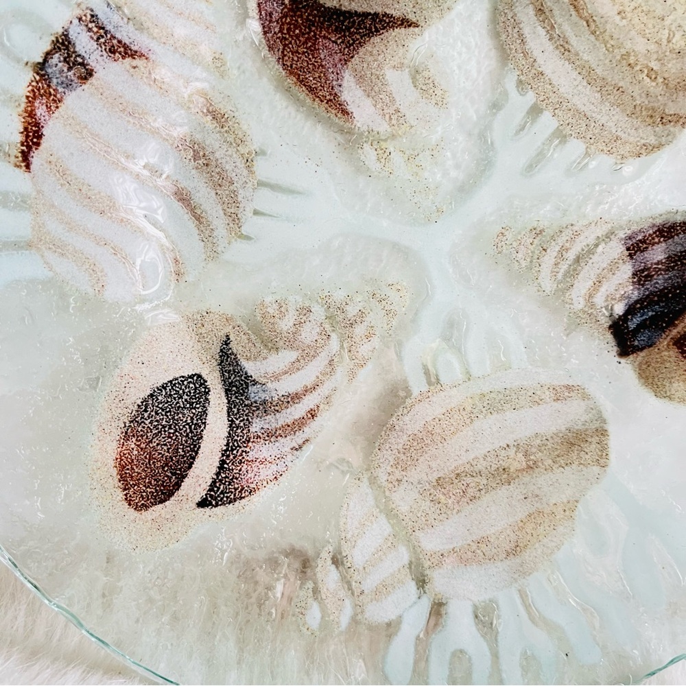 Sydenstricker Nautical Seashell fused glass plate - Picture 6 of 10
